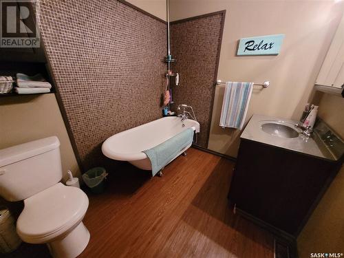 517 Sussex Avenue, Esterhazy, SK - Indoor Photo Showing Bathroom