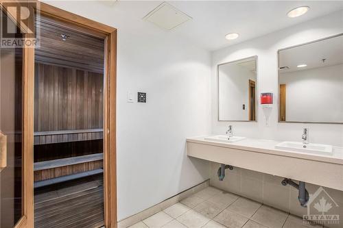 242 Rideau Street Unit#2307, Ottawa, ON - Indoor Photo Showing Bathroom