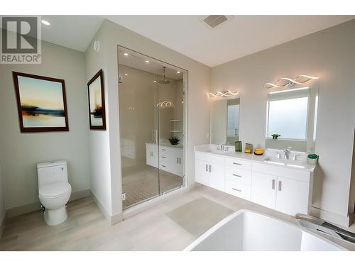 1134 Elk Street, Penticton, BC - Indoor Photo Showing Bathroom