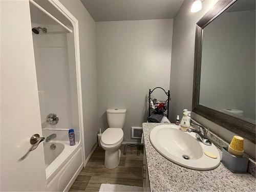 535 Duncan Crescent, Swan River, MB - Indoor Photo Showing Bathroom