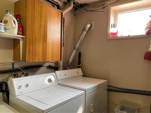 535 Duncan Crescent, Swan River, MB - Indoor Photo Showing Laundry Room