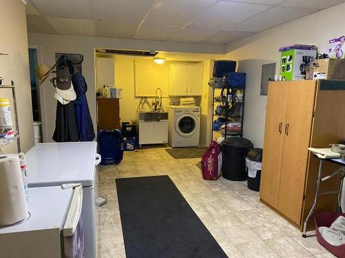 4001 Shuswap Rd, Kamloops, BC - Indoor Photo Showing Laundry Room