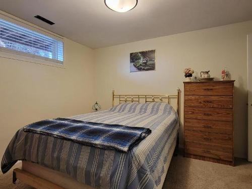4001 Shuswap Rd, Kamloops, BC - Indoor Photo Showing Bedroom