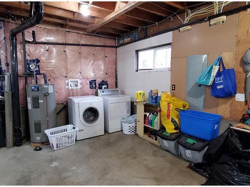1144 Discovery Cres, Tahsis, BC - Indoor Photo Showing Laundry Room