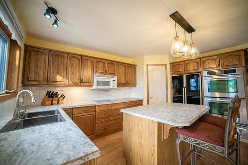 1205 Fox Tree Road, Creston, BC - Indoor Photo Showing Kitchen With Double Sink