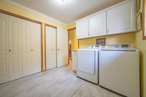 1205 Fox Tree Road, Creston, BC - Indoor Photo Showing Laundry Room