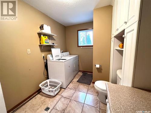 391 2Nd Street W, Glaslyn, SK - Indoor Photo Showing Laundry Room