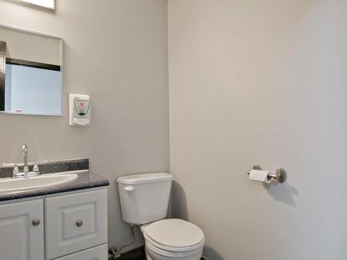 Salle d'eau - 79 Rue Court, Coaticook, QC - Indoor Photo Showing Bathroom