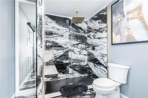 4006 Queen Street, Nanticoke, ON - Indoor Photo Showing Bathroom