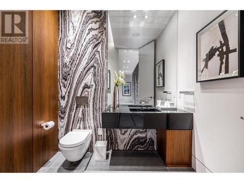1116 Millstream Road, West Vancouver, BC - Indoor Photo Showing Bathroom