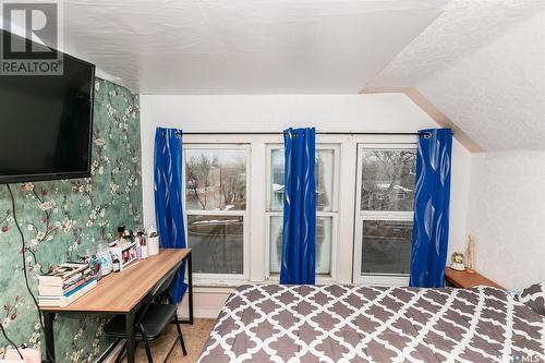 647 Saskatchewan Avenue, Kerrobert, SK - Indoor Photo Showing Bedroom