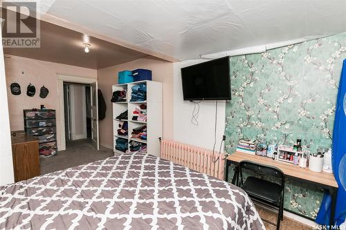 647 Saskatchewan Avenue, Kerrobert, SK - Indoor Photo Showing Bedroom