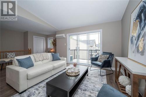 U5-1.0 (209) Water Street, Cornwall, ON - Indoor Photo Showing Living Room