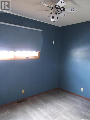 201 8Th Street W, Leader, SK - Indoor Photo Showing Other Room