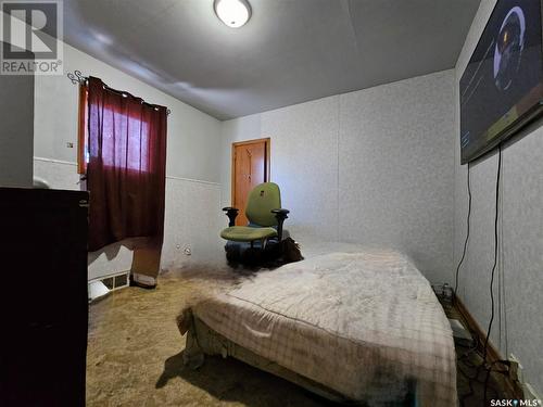 102 Dominion Avenue, Kincaid, SK - Indoor Photo Showing Bedroom