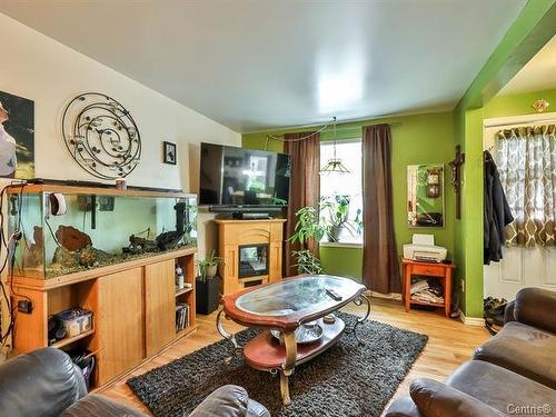 Salon - 339Z  - 343Z Route Des Cantons, Saint-Émile-De-Suffolk, QC - Indoor Photo Showing Living Room With Fireplace