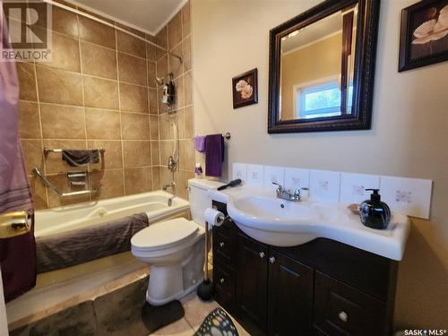 317 3Rd Street, Chaplin, SK - Indoor Photo Showing Bathroom