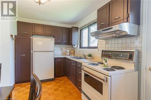 110 5Th Avenue W, Owen Sound, ON - Indoor Photo Showing Kitchen With Double Sink
