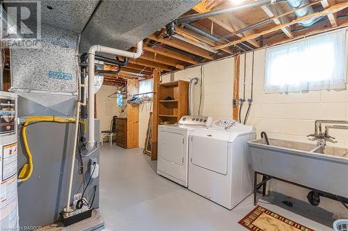 110 5Th Avenue W, Owen Sound, ON - Indoor Photo Showing Laundry Room