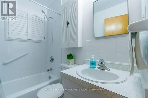 22 Northwood Cres, Belleville, ON - Indoor Photo Showing Bathroom