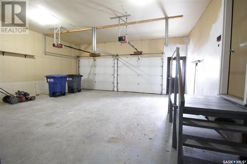 410 3Rd Avenue, Whitewood, SK - Indoor Photo Showing Garage