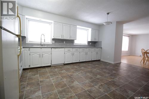 410 3Rd Avenue, Whitewood, SK - Indoor Photo Showing Kitchen