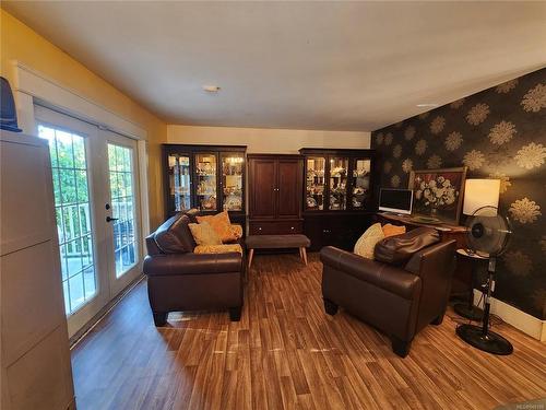 6084 Metral Dr, Nanaimo, BC - Indoor Photo Showing Other Room