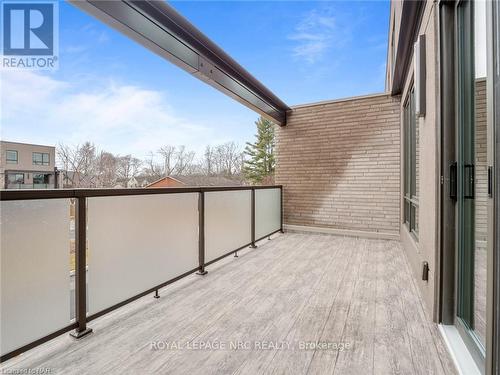 92 Moody St, Pelham, ON - Outdoor With Balcony With Exterior