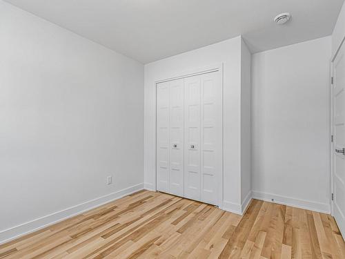 Bedroom - 81A Rue Du Rossignol, Brownsburg-Chatham, QC - Indoor Photo Showing Other Room