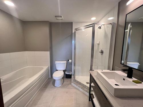 Salle de bains attenante Ã  la CCP - 210C-150 Ch. Au Pied-De-La-Montagne, Mont-Tremblant, QC - Indoor Photo Showing Bathroom