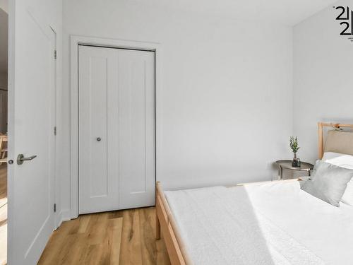 Chambre Ã Â coucher - 301-2121 Av. Papineau, Montréal (Ville-Marie), QC - Indoor Photo Showing Bedroom