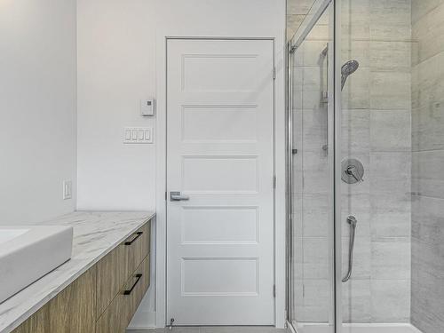 Bathroom - 79B Rue Du Rossignol, Brownsburg-Chatham, QC - Indoor Photo Showing Bathroom