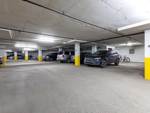 Parking - 306-175 Rue William-Paul, Montréal (Verdun/Île-Des-Soeurs), QC - Indoor Photo Showing Garage
