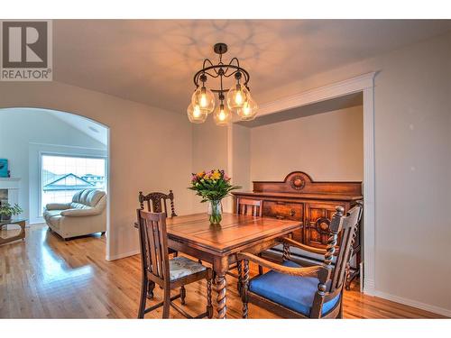 867 Mt Grady Place, Vernon, BC - Indoor Photo Showing Dining Room
