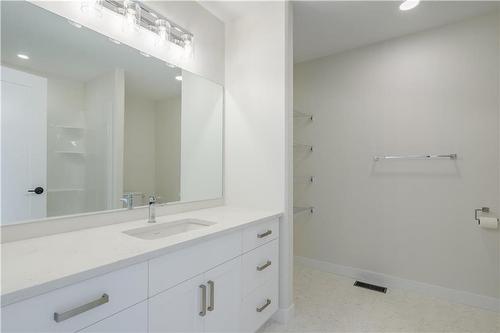 58 Wild Plum Lane, Steinbach, MB - Indoor Photo Showing Bathroom