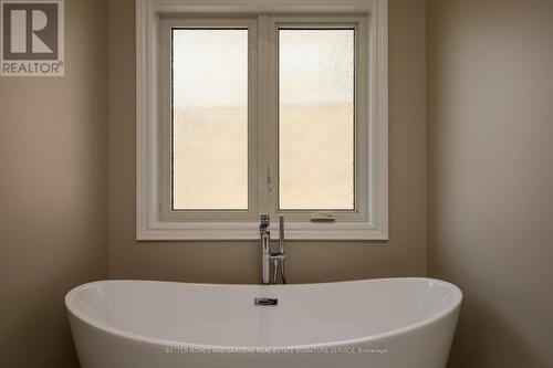 Lot 16 Anchor Road, Thorold, ON - Indoor Photo Showing Bathroom