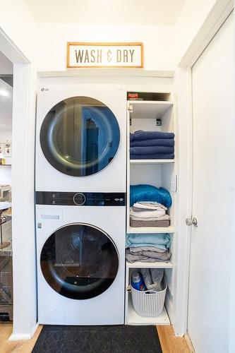 82 Tolton Avenue, Hamilton, ON - Indoor Photo Showing Laundry Room