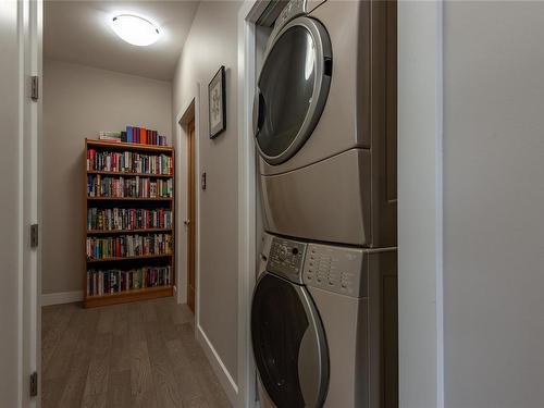 408-2676 Island Hwy South, Campbell River, BC - Indoor Photo Showing Laundry Room