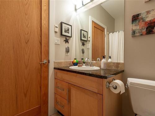 408-2676 Island Hwy South, Campbell River, BC - Indoor Photo Showing Bathroom
