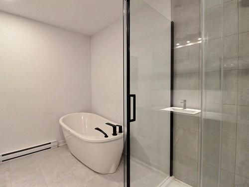 Salle de bains - Rue Tex-Lecor, Saint-Jérôme, QC - Indoor Photo Showing Bathroom