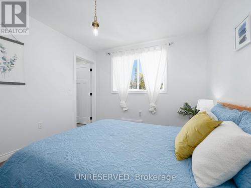 587 Dorcas Bay Rd, Northern Bruce Peninsula, ON - Indoor Photo Showing Bedroom