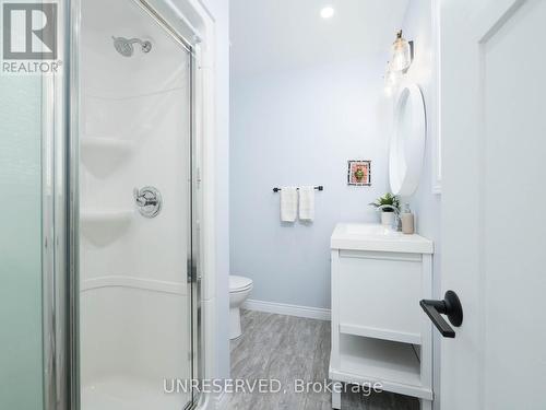 587 Dorcas Bay Rd, Northern Bruce Peninsula, ON - Indoor Photo Showing Bathroom