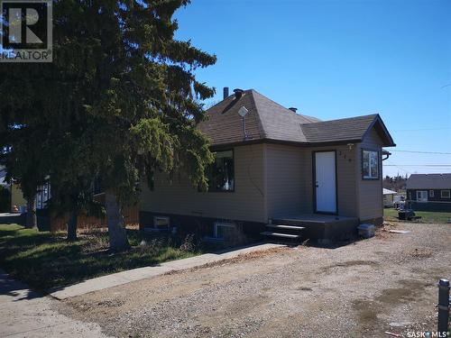 216 6Th Avenue Sw, Eston, SK - Outdoor