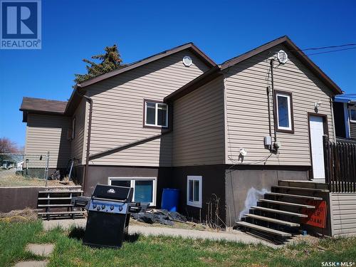 216 6Th Avenue Sw, Eston, SK - Outdoor