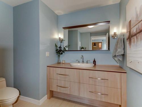 Powder room - 125 Rue Cottingham, Lachute, QC - Indoor Photo Showing Bathroom