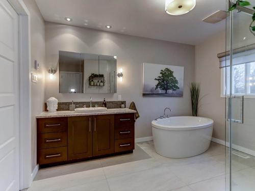 Ensuite bathroom - 125 Rue Cottingham, Lachute, QC - Indoor Photo Showing Bathroom