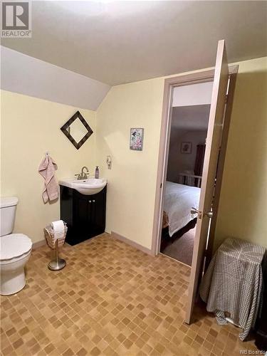 132 Elm Street, Woodstock, NB - Indoor Photo Showing Bathroom