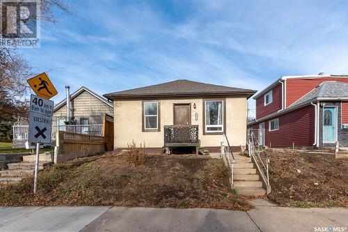 964 Athabasca Street W, Moose Jaw, SK - Outdoor