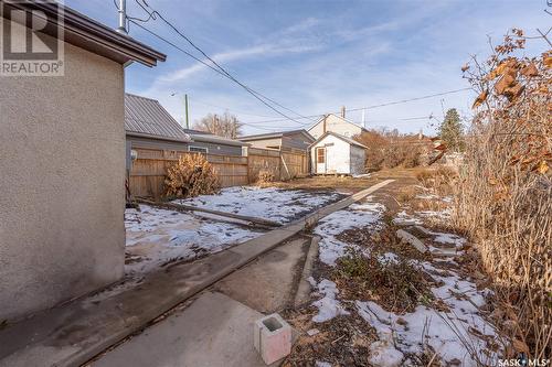 964 Athabasca Street W, Moose Jaw, SK - Outdoor