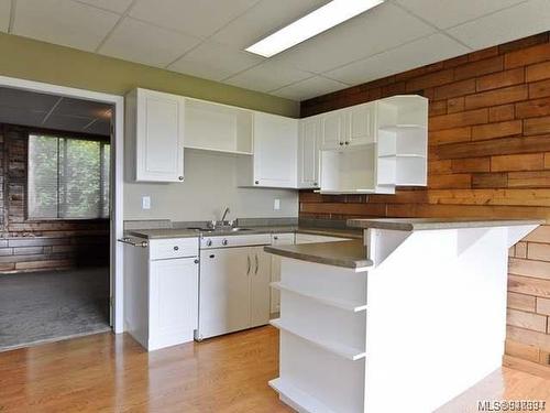 4662 Kilmarnock Dr, Courtenay, BC - Indoor Photo Showing Kitchen